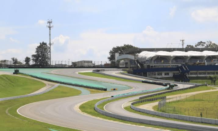 Leia mais sobre o artigo Emissora consegue anular condenação por ter sido intimada no autódromo de Interlagos