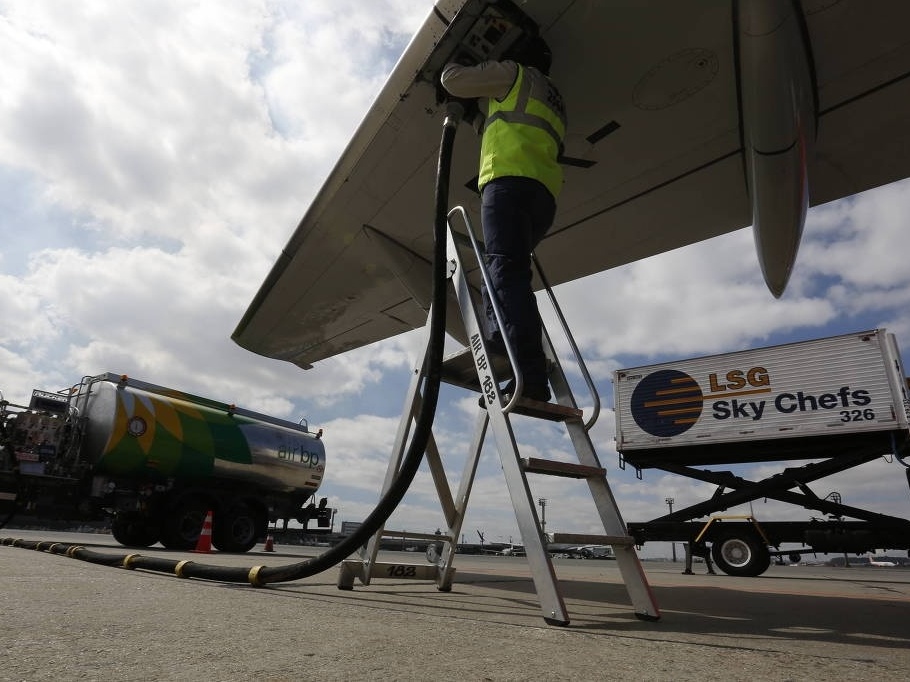 Você está visualizando atualmente Mecânico que atuava na área de abastecimento de aeronaves tem direito ao adicional de periculosidade